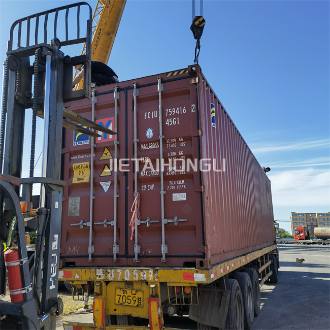 Gli attrezzi da perforazione, importanti accessori per le piattaforme di perforazione rotative, sono in vendita. 6